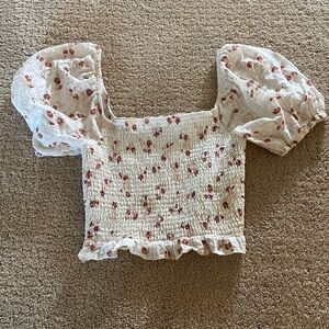 American Eagle White and Red Floral Blouse